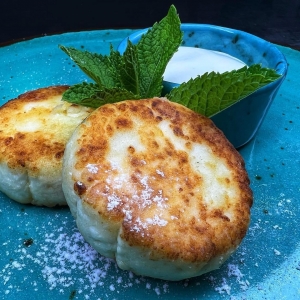 Сырники со сметаной
