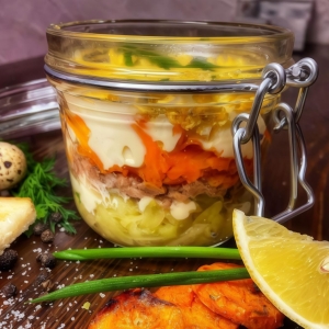 Салат с атлантическим тунцм и майонезным соусом
