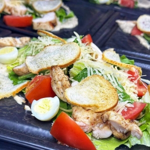 Цезарь с курицей