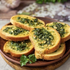 Гренки с чесноком